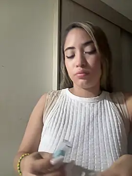 ScarlettAndClark online show from May 9, 4:16 am