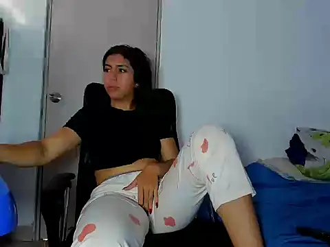 skinnyanai2 online show from February 20, 12:51 pm