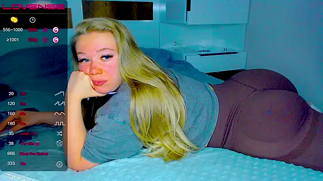 kitti kaattt online show from November 18, 3:32 am