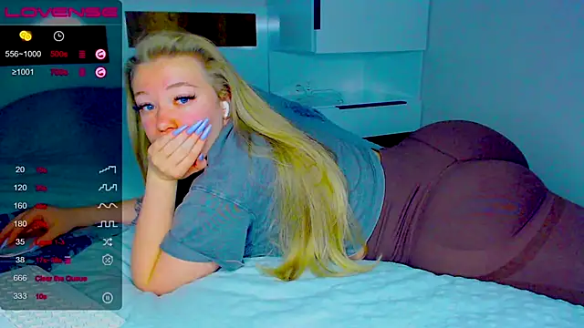 kitti kaattt online show from December 2, 4:25 am