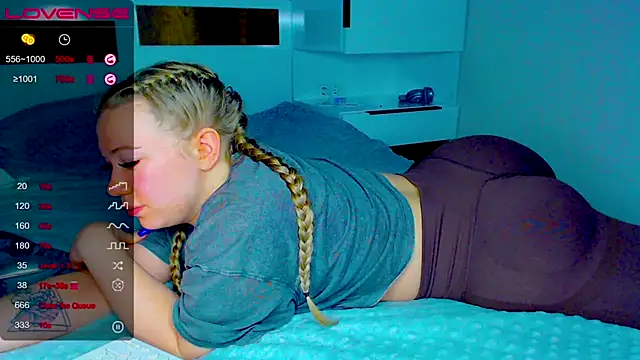 kitti kaattt online show from October 25, 4:11 am