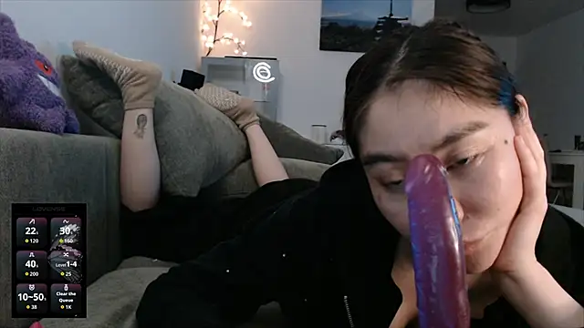 Kunimitsuu  online show from October 7, 11:50 pm