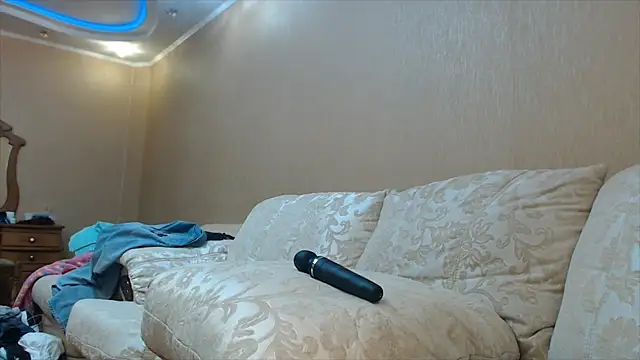 Kunimitsuu  online show from February 6, 8:13 pm