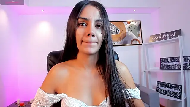 Snapshot of martina_mancini chatting on June 20, 11:37 am martina mancini online show from June 20, 11:37 am