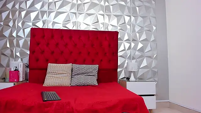 steacy 19 online show from March 31, 10:45 pm