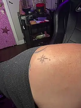 marleymaxwell online show from December 5, 4:00 am