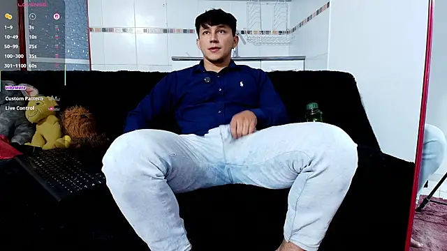 Snapshot of jacques_cardiet chatting on February 23, 2:39 pm jacques cardiet online show from February 23, 2:39 pm