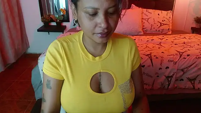 Snapshot of Dominik_girl chatting on June 10, 7:48 pm Dominik girl online show from June 10, 7:48 pm