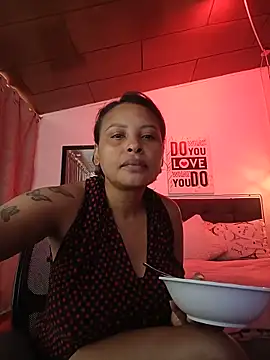 Snapshot of Dominik_girl chatting on June 19, 7:20 pm Dominik girl online show from June 19, 7:20 pm