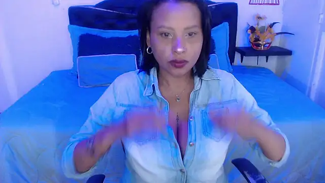 Snapshot of Dominik_girl chatting on September 12, 8:52 pm Dominik girl online show from September 12, 8:52 pm