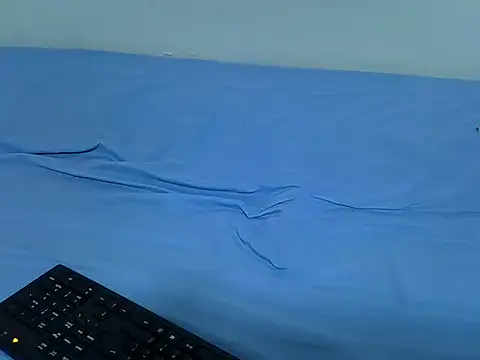 Snapshot of drowllie chatting on February 6, 3:46 am drowllie online show from February 6, 3:46 am