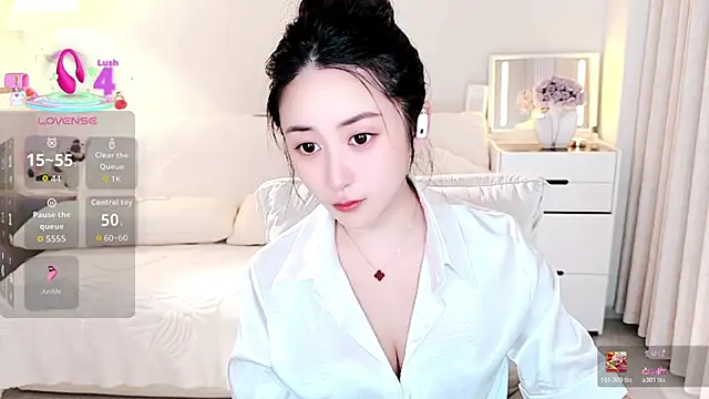 Snapshot of Eileen-886 chatting on June 16, 11:05 pm Eileen-886 online show from June 16, 11:05 pm