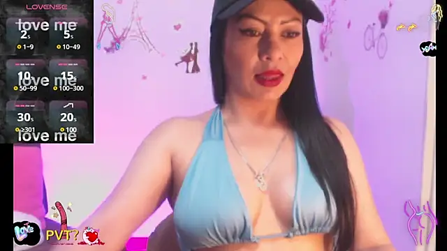 Snapshot of TaniaJones_ chatting on December 3, 12:41 am TaniaJones online show from December 3, 12:41 am