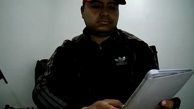 Snapshot of Potro23hotzen chatting on January 7, 6:56 pm Potro23hotzen online show from January 7, 6:56 pm