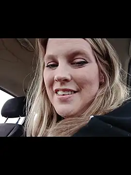 Snapshot of Cumonkatie chatting on January 11, 1:29 pm Cumonkatie online show from January 11, 1:29 pm