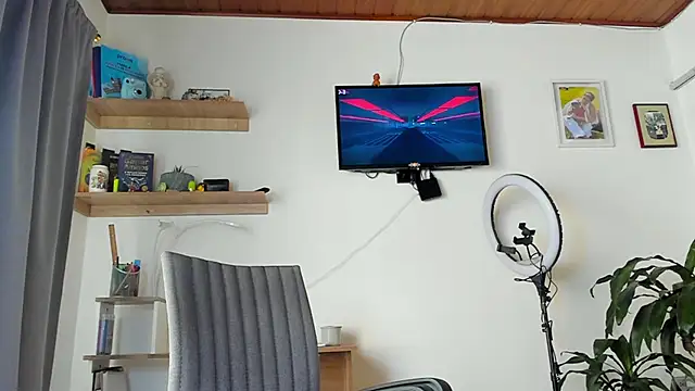 manucute 23  online show from December 3, 2:38 pm