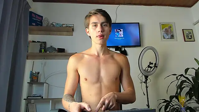 Snapshot of manucute_23_ chatting on January 8, 2:01 pm manucute 23 online show from January 8, 2:01 pm