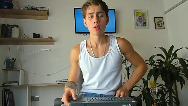 Snapshot of manucute_23_ chatting on February 5, 3:30 pm manucute 23 online show from February 5, 3:30 pm