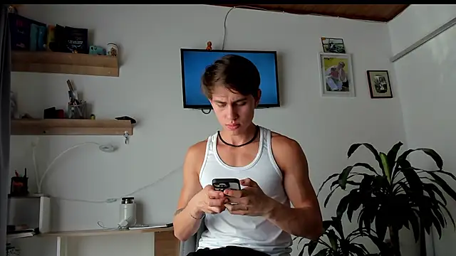 Snapshot of manucute_23_ chatting on February 27, 7:57 pm manucute 23 online show from February 27, 7:57 pm