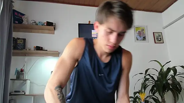 Snapshot of manucute_23_ chatting on February 11, 4:18 pm manucute 23 online show from February 11, 4:18 pm