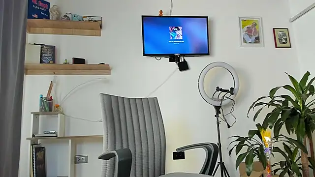 Snapshot of manucute_23_ chatting on January 13, 2:43 pm manucute 23 online show from January 13, 2:43 pm