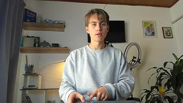 Snapshot of manucute_23_ chatting on January 9, 2:35 pm manucute 23 online show from January 9, 2:35 pm