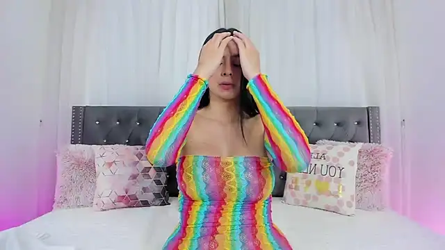 Snapshot of IsabellaJames chatting on March 19, 10:53 pm IsabellaJames online show from March 19, 10:53 pm