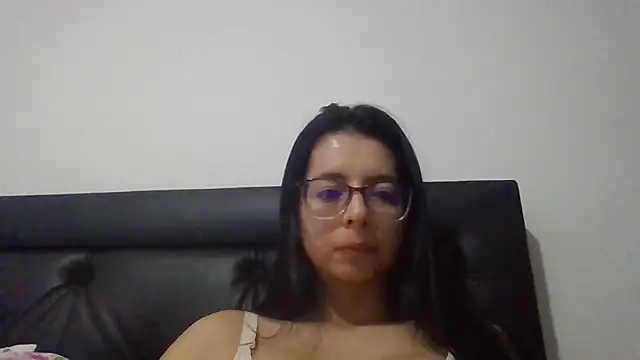 Snapshot of IsabellaJames chatting on February 26, 1:36 am IsabellaJames online show from February 26, 1:36 am