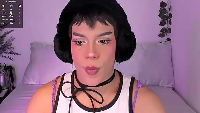 Snapshot of Danigio chatting on November 25, 2:45 am Danigio online show from November 25, 2:45 am