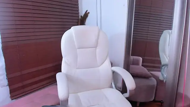 Snapshot of Irina_bx chatting on October 4, 9:16 pm Irina bx online show from October 4, 9:16 pm