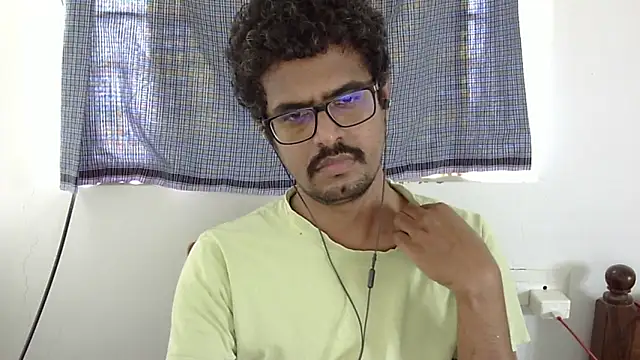 The SHY uncut online show from October 26, 7:09 am