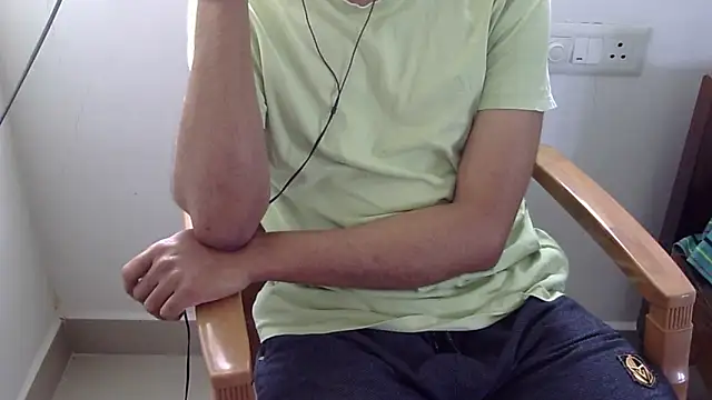 The SHY uncut online show from February 8, 5:05 am