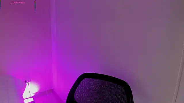 Oriana Guzman online show from February 5, 11:33 pm