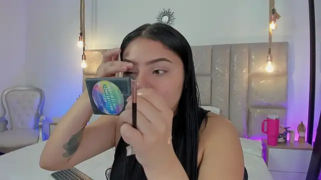 Oriana Guzman online show from July 19, 11:01 pm