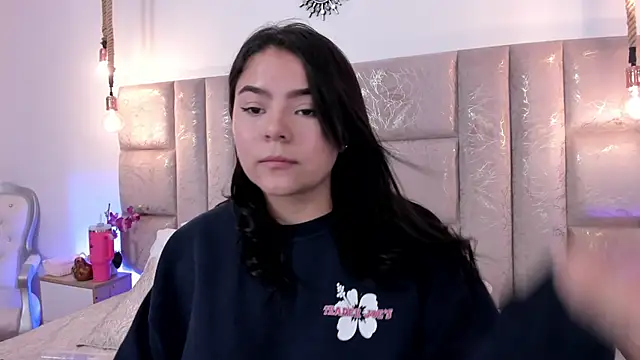Oriana Guzman online show from July 2, 3:23 am
