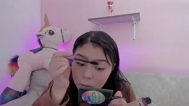 Oriana Guzman online show from May 17, 7:41 am