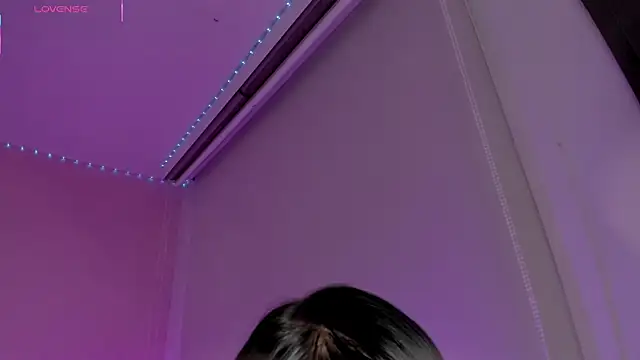 Oriana Guzman online show from February 14, 11:27 pm