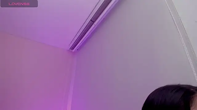 Oriana Guzman online show from April 11, 7:45 am