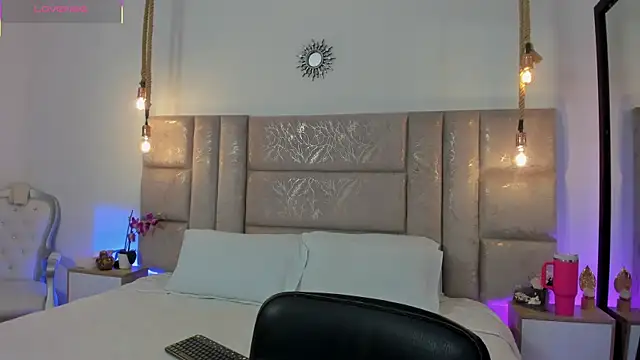 Oriana Guzman online show from July 13, 12:43 am
