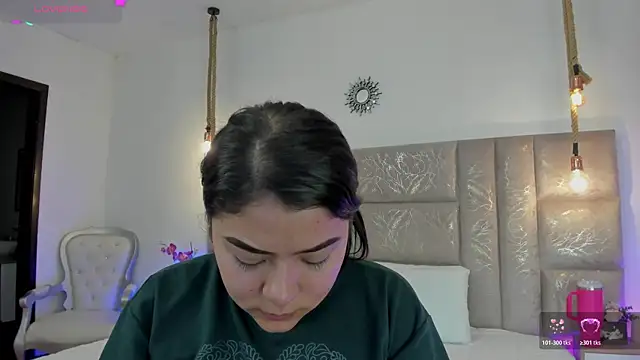 Oriana Guzman online show from July 27, 11:45 pm