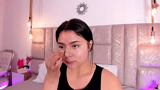 Oriana Guzman online show from June 12, 6:22 am