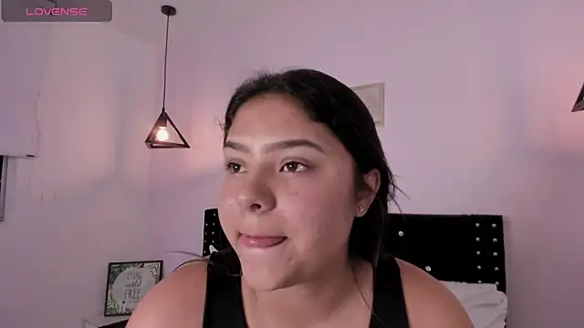 Snapshot of Oriana_Guzman chatting on September 15, 12:33 am Oriana Guzman online show from September 15, 12:33 am