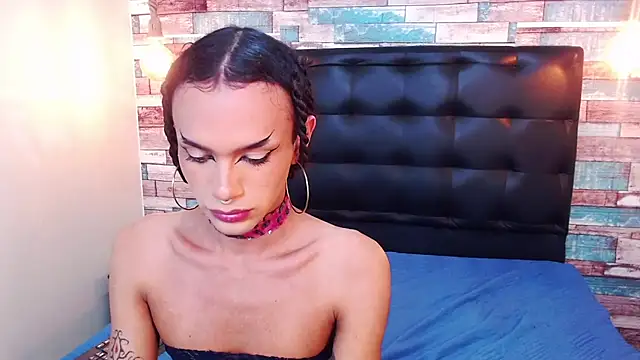 Snapshot of Foxy_Ella_ chatting on November 26, 3:45 pm Foxy Ella online show from November 26, 3:45 pm