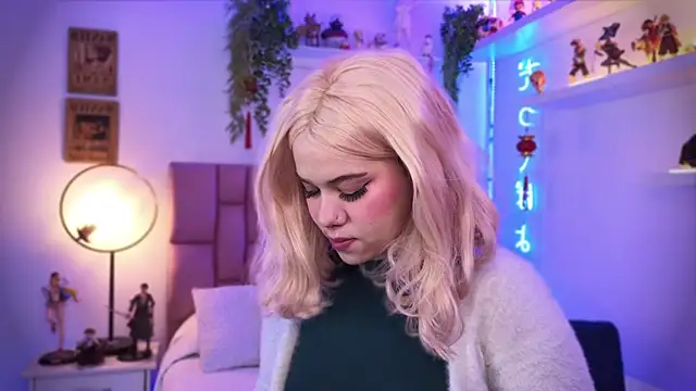 albaismynameX online show from December 17, 12:21 pm