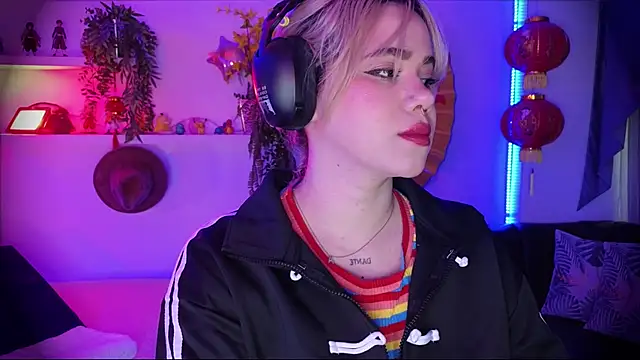 albaismynameX online show from March 14, 12:11 pm