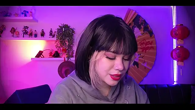 albaismynameX online show from March 10, 12:31 pm