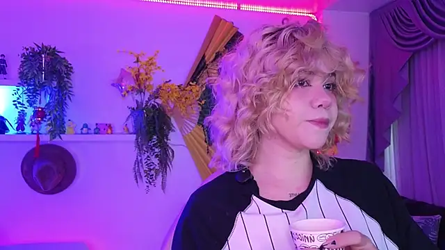 albaismynameX online show from March 28, 12:17 pm