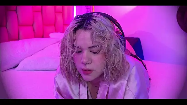 albaismynameX online show from March 5, 12:13 pm