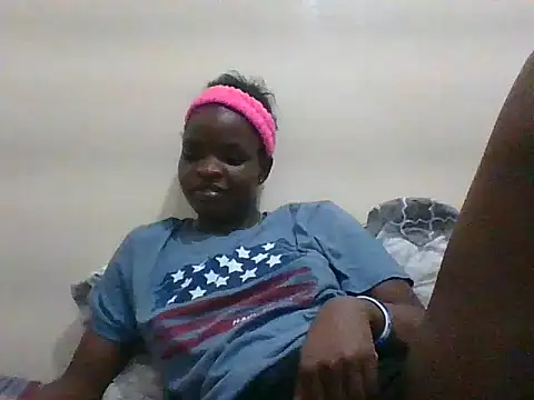 Snapshot of hotgal1112 chatting on September 23, 9:33 pm hotgal1112 online show from September 23, 9:33 pm