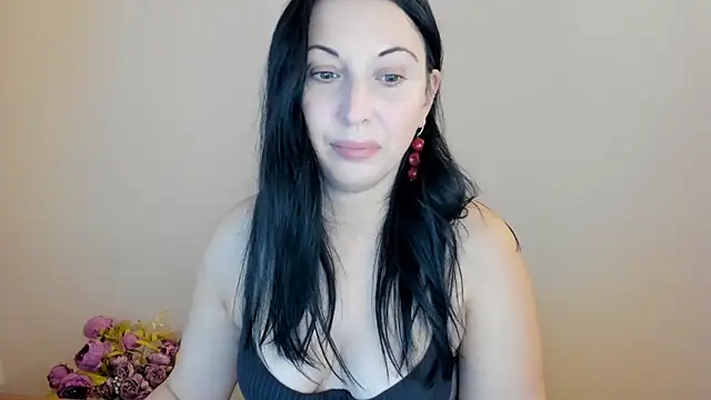 Snapshot of Wife4Cuck chatting on October 29, 1:54 pm Wife4Cuck online show from October 29, 1:54 pm